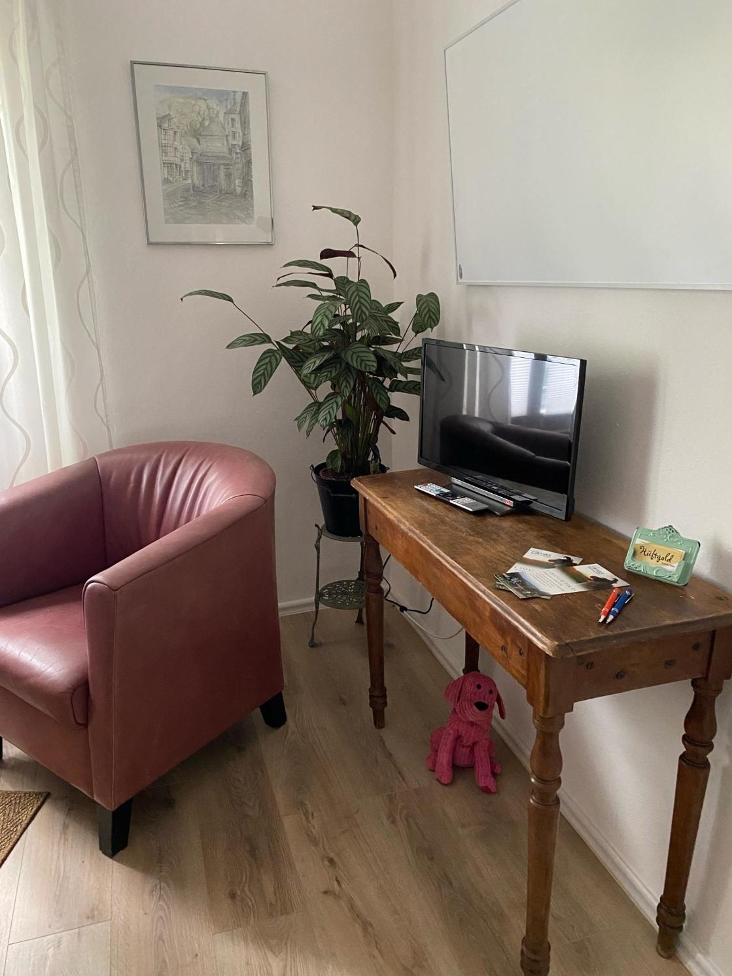 Hueftgold Schlafen & Wohnen Apartment Моншау Екстериор снимка