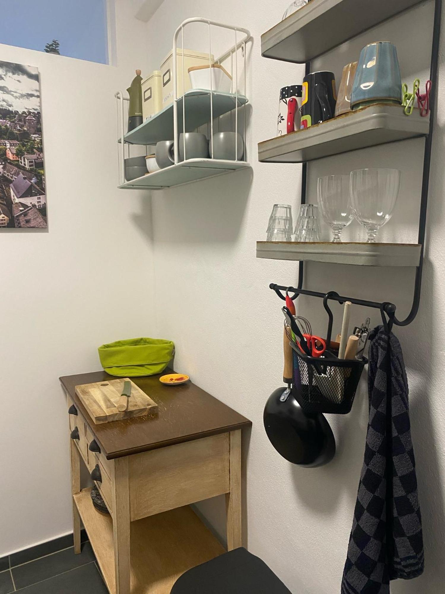 Hueftgold Schlafen & Wohnen Apartment Моншау Екстериор снимка